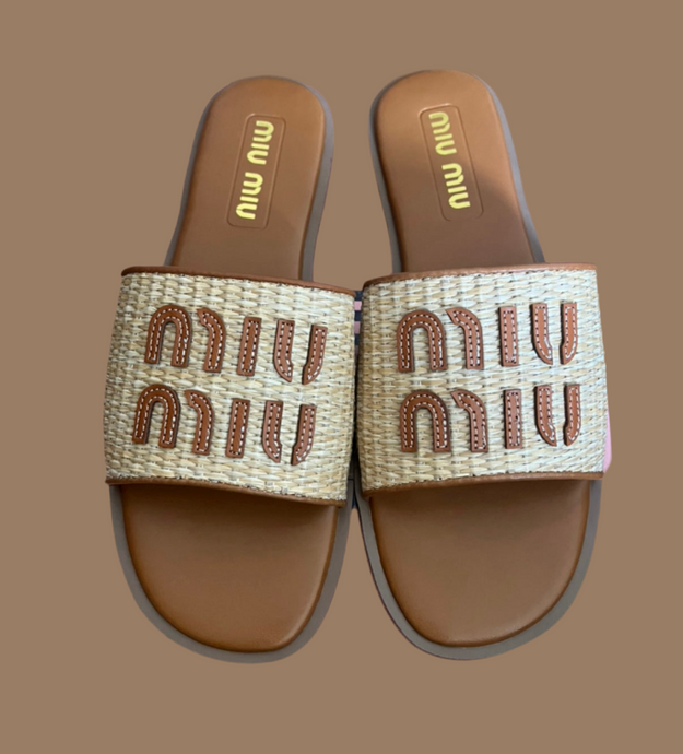 M Sandals