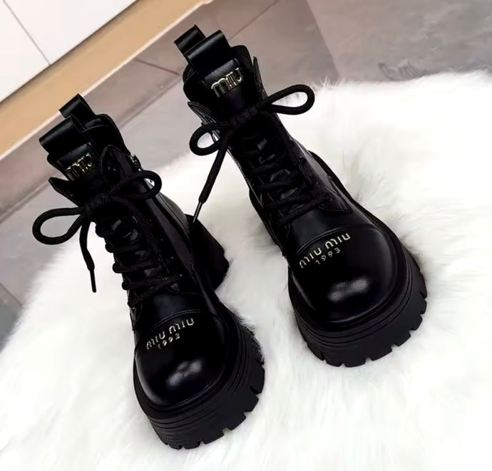 M Boots