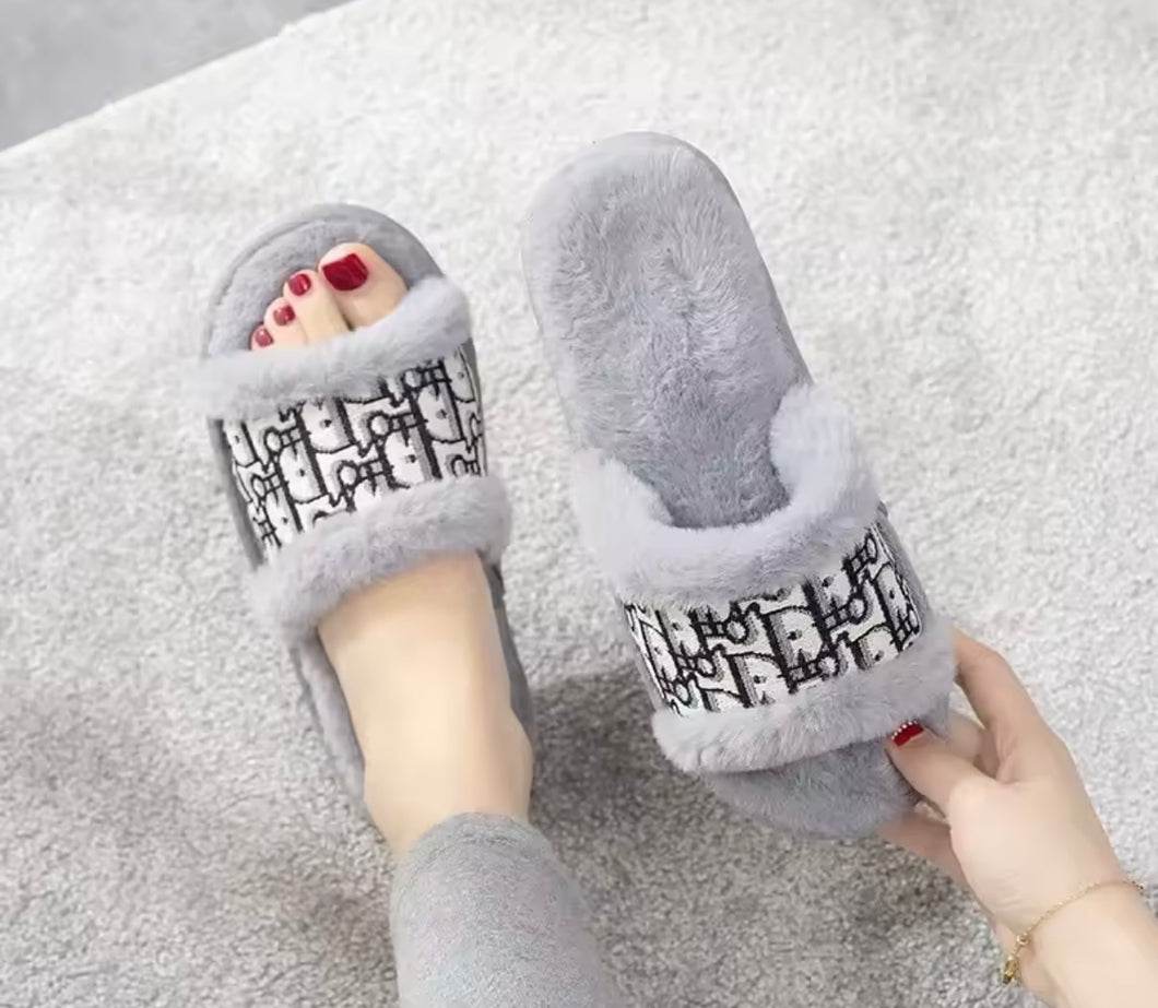 D Slippers Grey